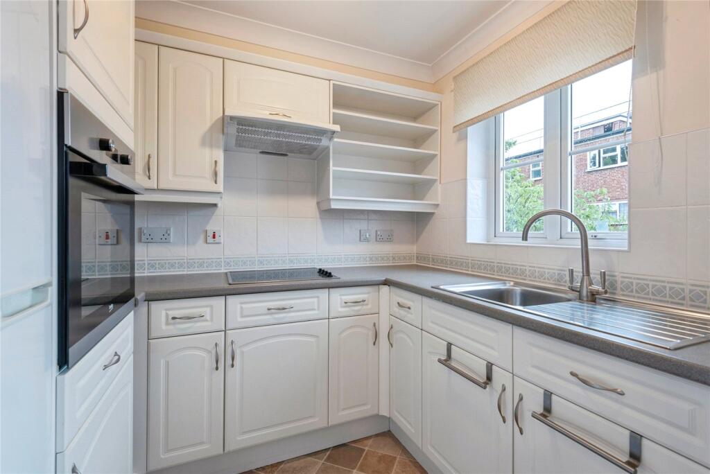 Apartment in Stevenage - View 3