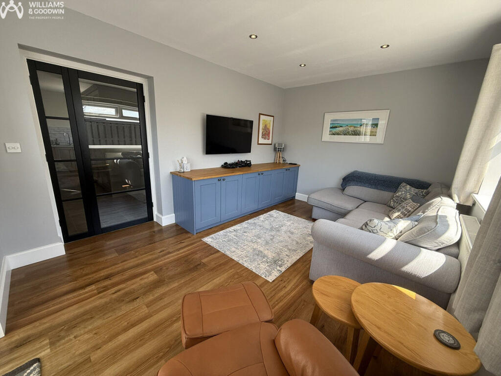 House in Llangaffo, Rhosyr - View 4