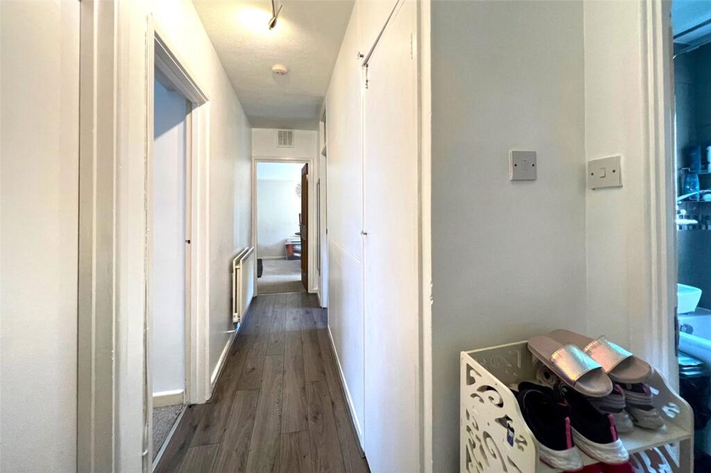 Apartment in Sutton - View 2