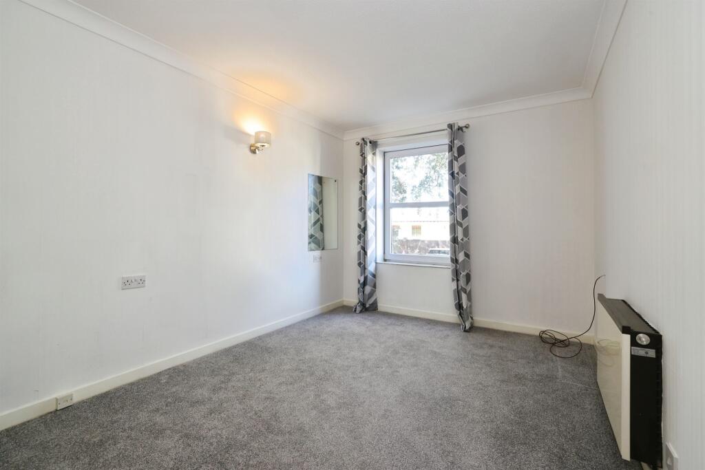 Apartment in Salisbury - More