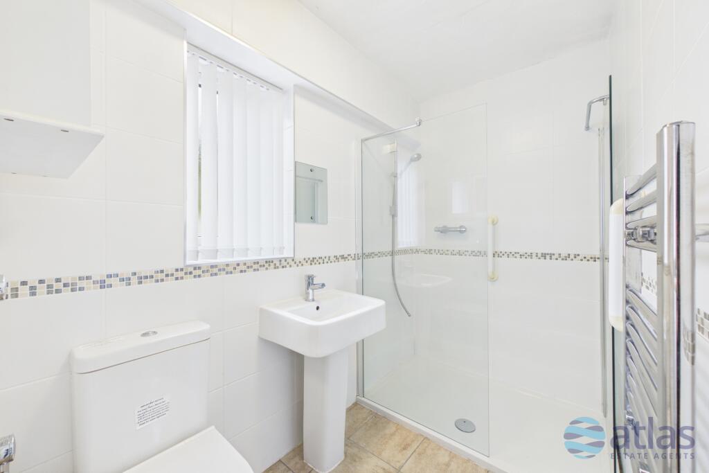 3 bedroom semi-detached house for rent