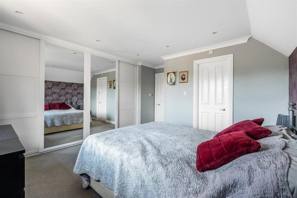 House in Kingston upon Thames - View 3