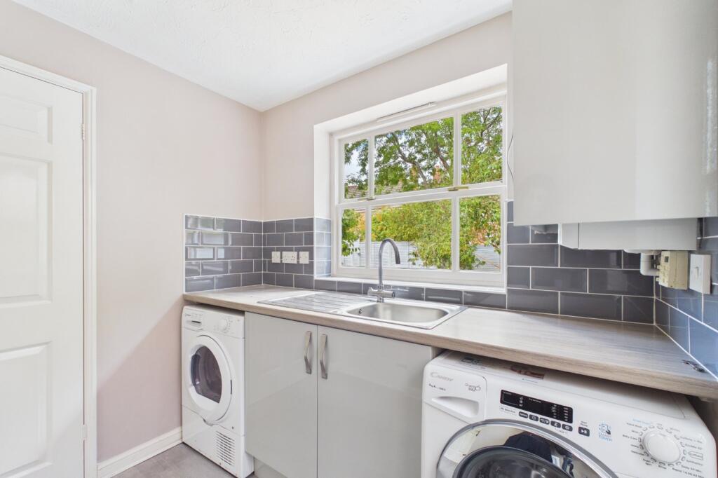 House in Binfield, Bracknell Forest - View 5