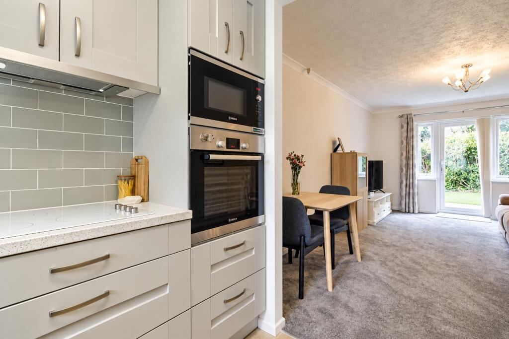 Apartment in Thatcham, West Berkshire - More