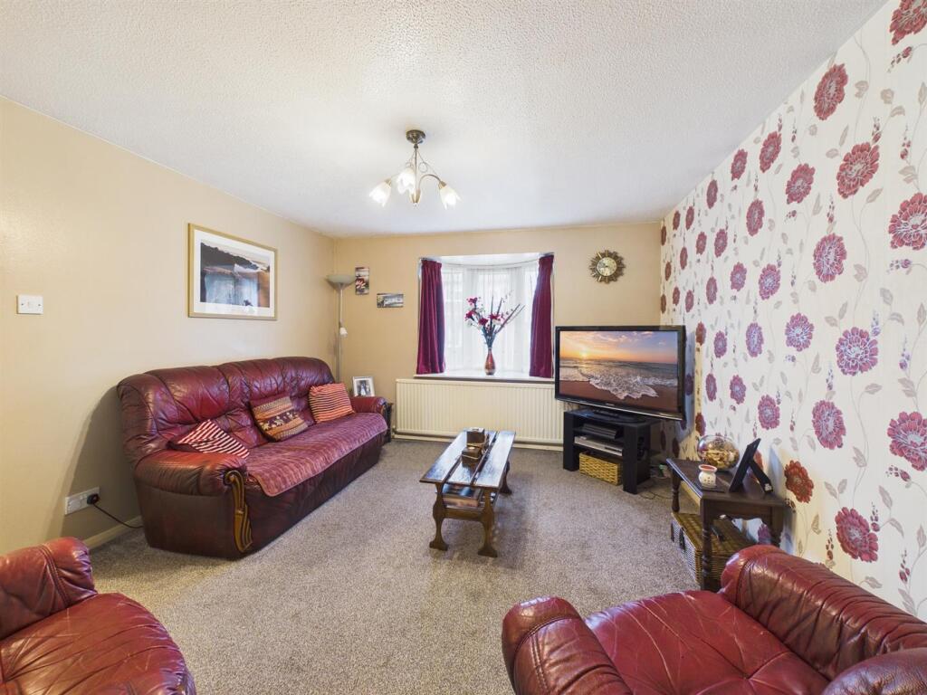 Damon Close, Peacehaven photo 2