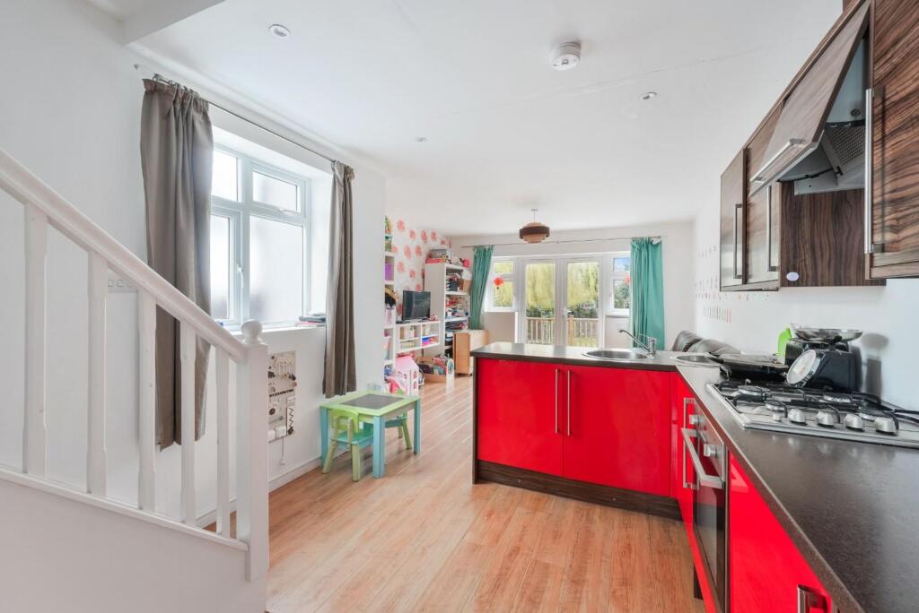 House in Epsom and Ewell, Cuddington, Stoneleigh - View 5