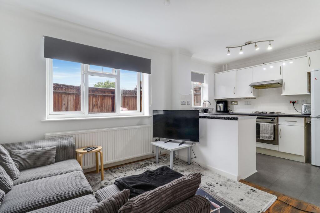 House in Kingston upon Thames - View 2