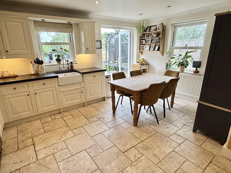 House in Redhill - View 5