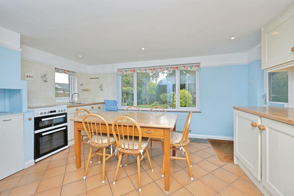 Wymondham Road, Wreningham, Norwich - More