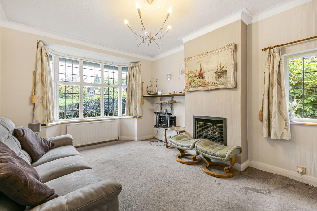 The Close, West Byfleet, Surrey, KT14 photo 2