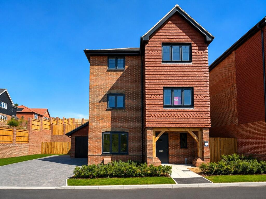 4-bed detached on Hackney Way, Mortimer Common, Reading, Berkshire, RG7, £895,000