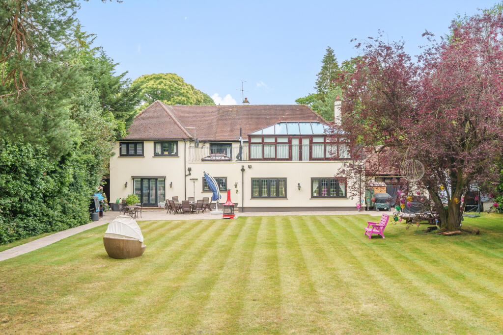 House in Bromley - View 2