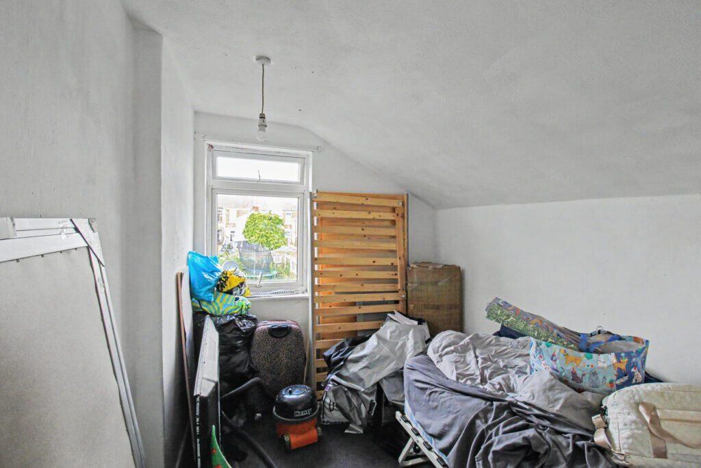 House in Doncaster, North East Lincolnshire - More