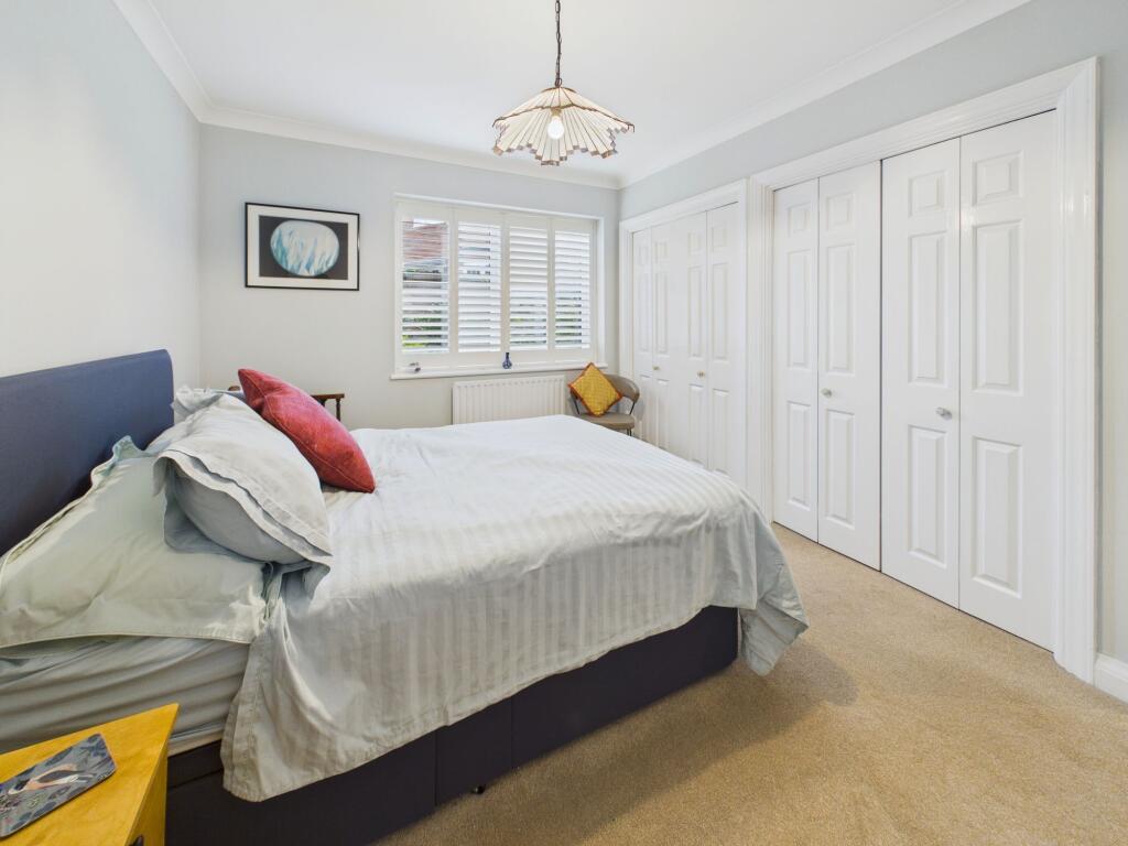 Apartment in Eastbourne, East Sussex - More