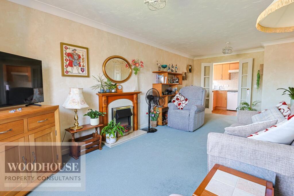 Main image of property: High Street, Cheshunt, EN8