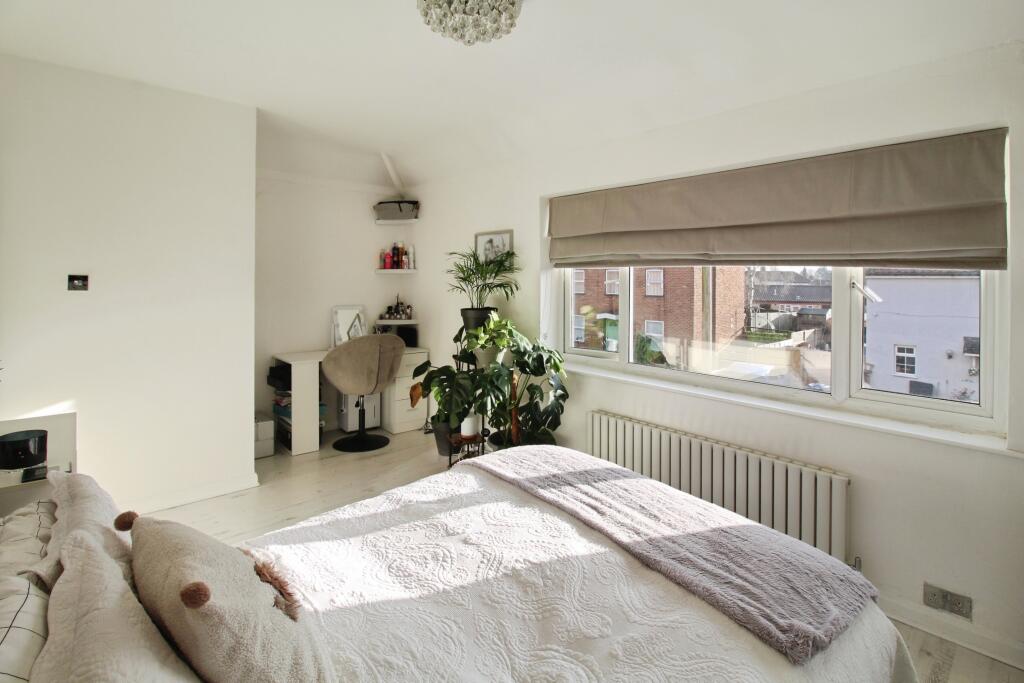 6 Marshall Road photo 4