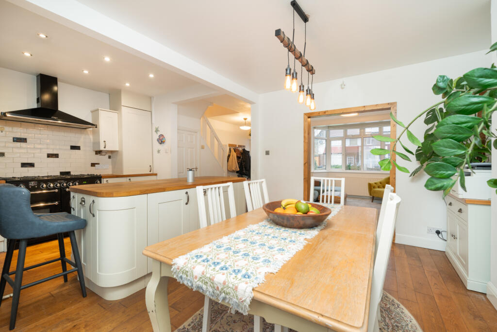 House in London - View 4