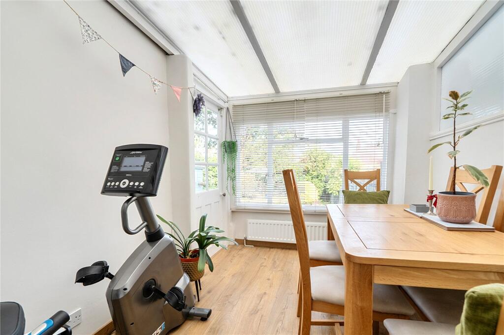 House in London, Oakleigh Park, Brunswick Park - View 4