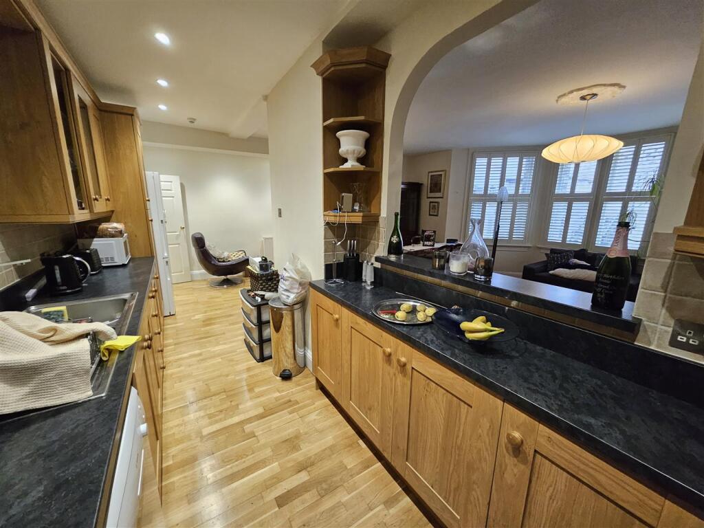 Apartment in Hove, Brighton and Hove - View 5