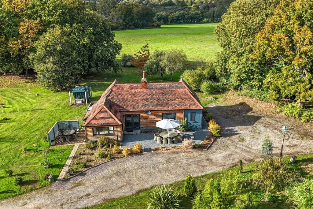 Main image of property: Reading Road, Heckfield, Hook, Hampshire, RG27