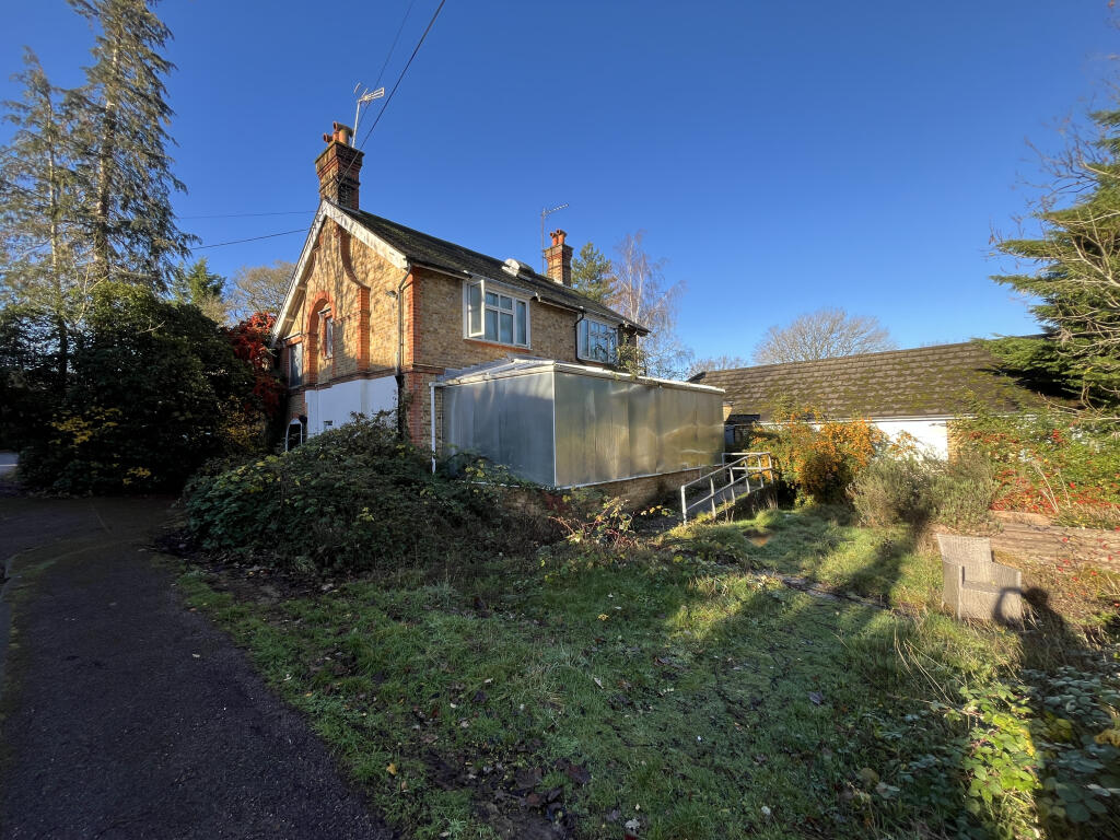 Main image of property: Edenside House, Edenside Road, Great Bookham, Leatherhead, Surrey, KT23