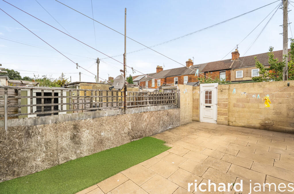 House in Swindon - View 4