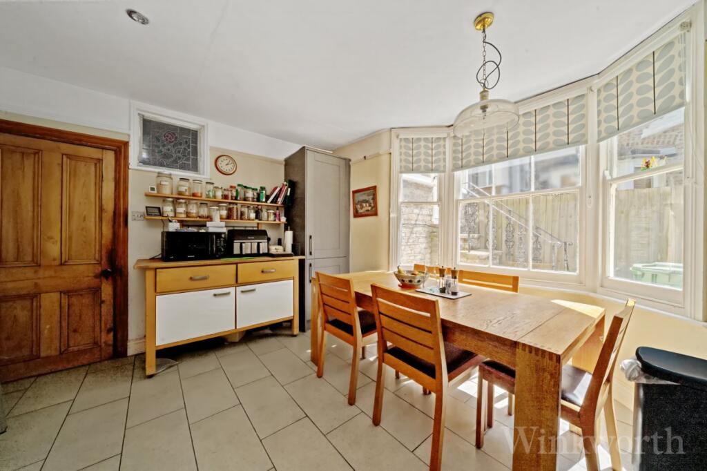House in London, Telegraph Hill, New Cross Gate - More