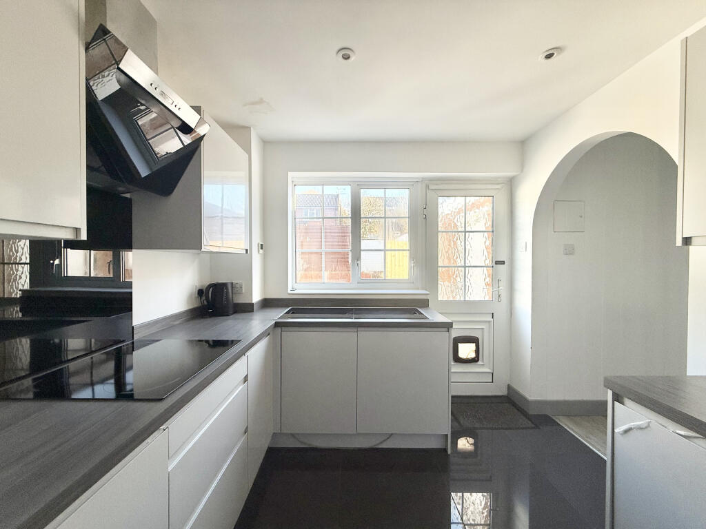 Additional image 4 of Chestnut Drive, Yeovil, Somerset