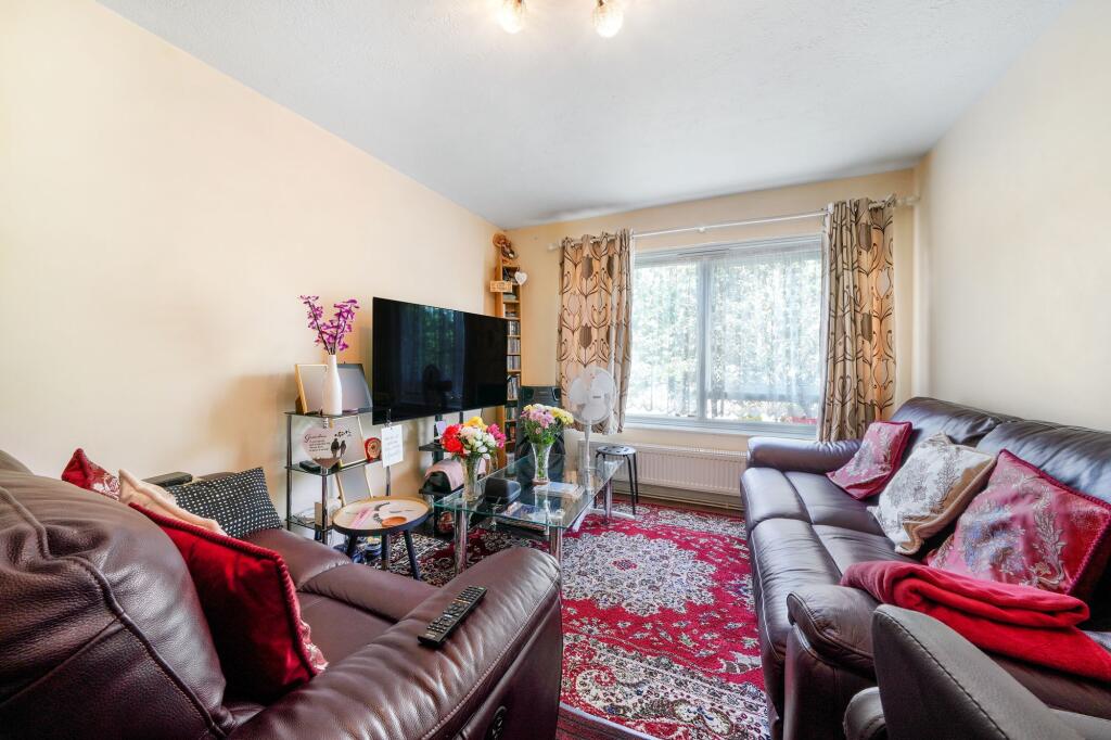 Apartment in Croydon - View 4