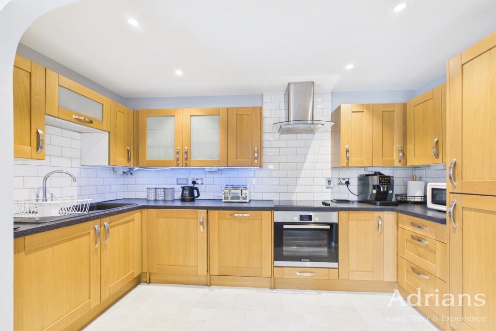 Apartment in Chelmsford, Great Baddow - View 4