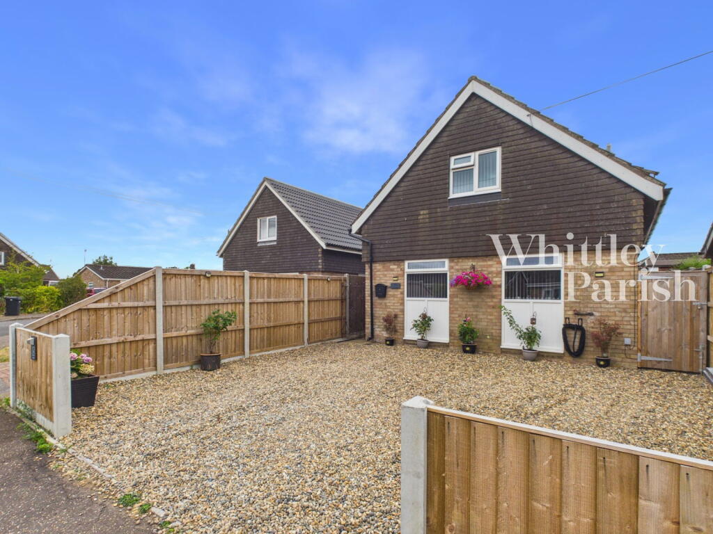 Main image of property: Owens Close, Long Stratton, NR15 2TX