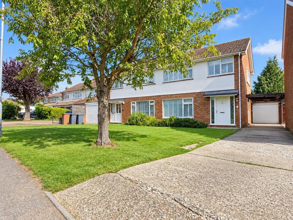 3-bed semi-detached on Fitzwalter Road, Boreham, Chelmsford, £482,000