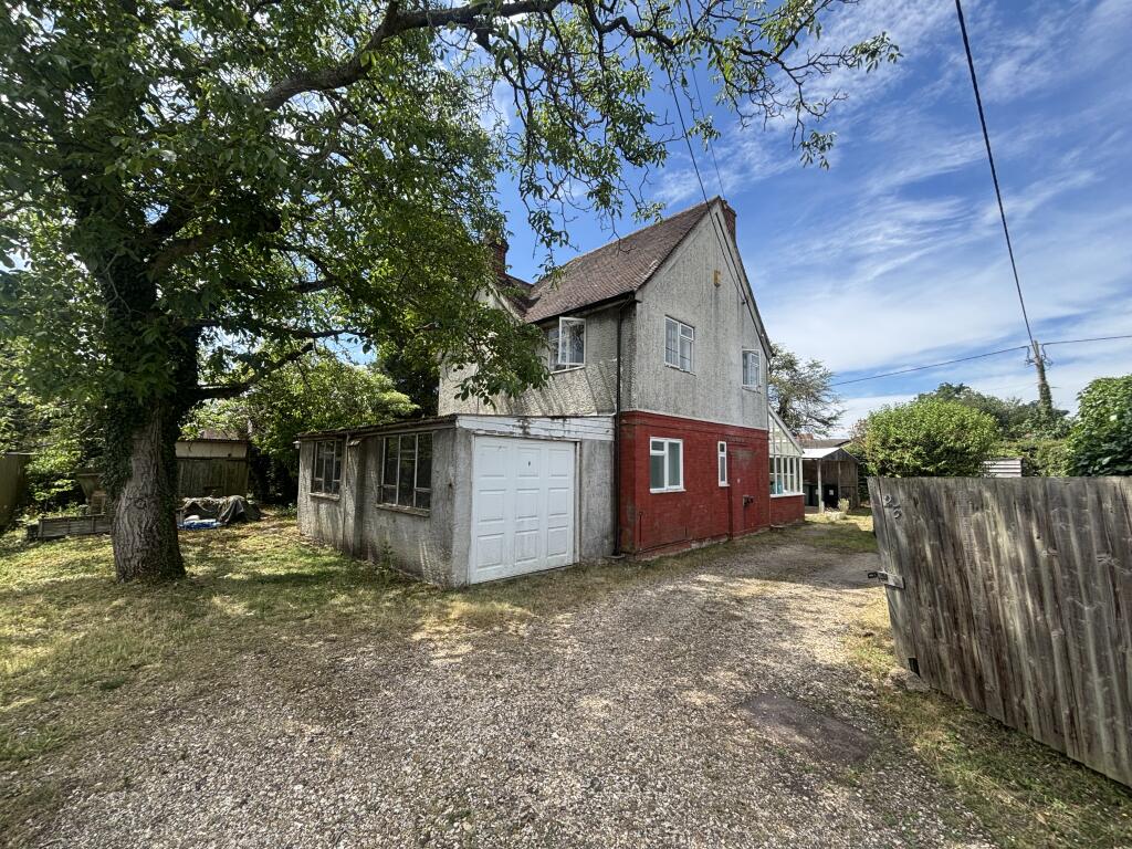 House in Basingstoke and Deane, Tadley