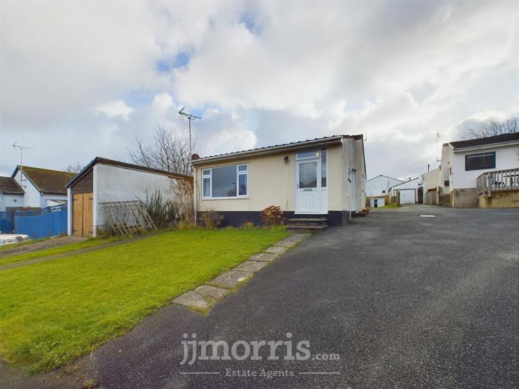 2-bed bungalow on The Moorings, St. Dogmaels, SA43, £200,000