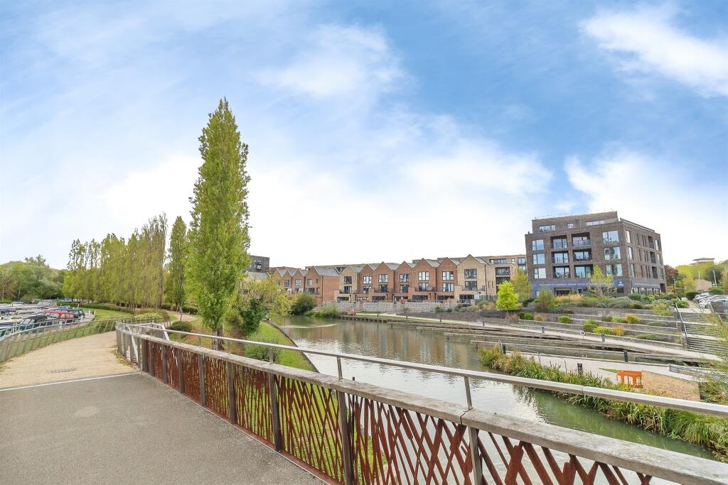 Apartment in Milton Keynes, Central Milton Keynes - View 4