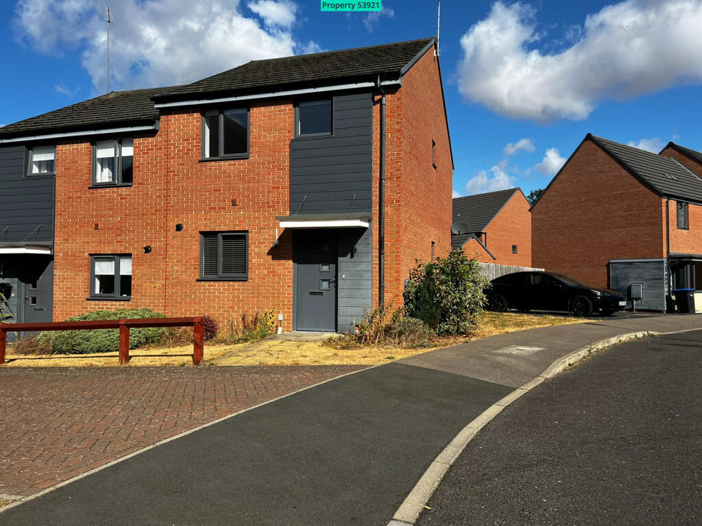 Main image of property: 27 Kensington Close, Northampton, NN2