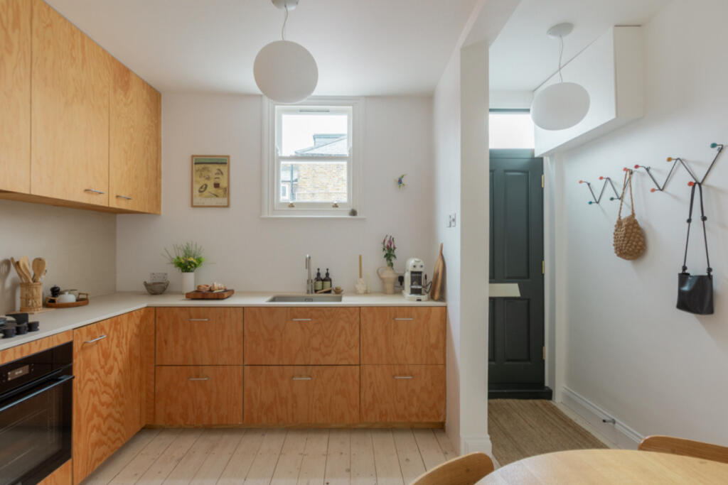 Beulah Road, London, E17 9 photo 3