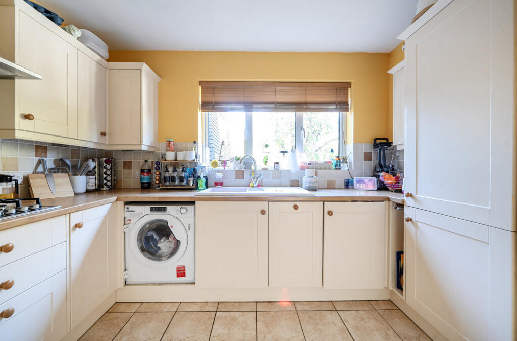 Apartment in Winchester, Lower Stanmore - View 5