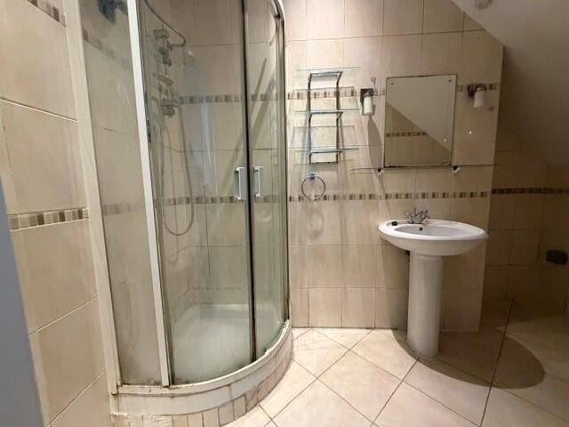 Apartment in Luton - More