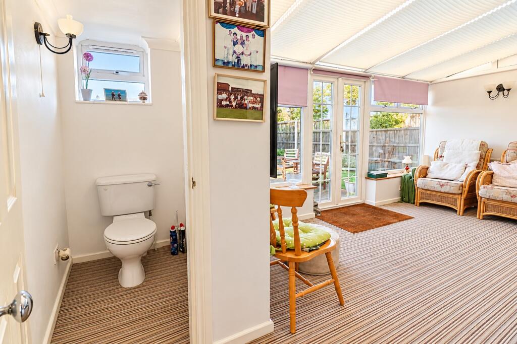 House in Luton - View 4