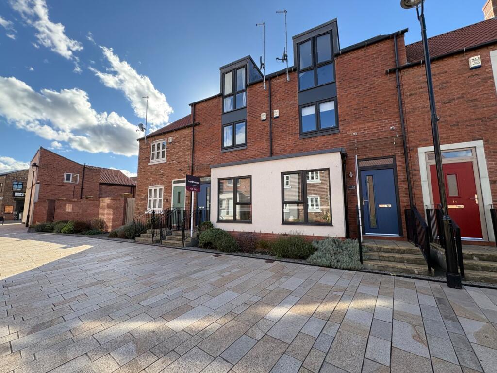 Main image of property: Scotts Square, Hull, East Riding of Yorkshi, HU1