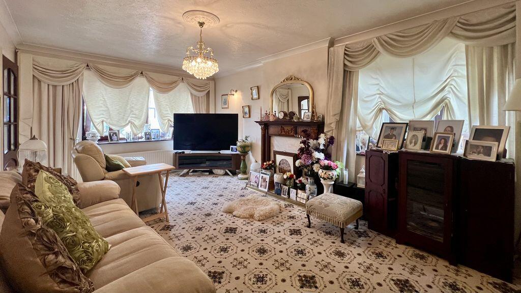 Hallbrook Court, Bottesford photo 3