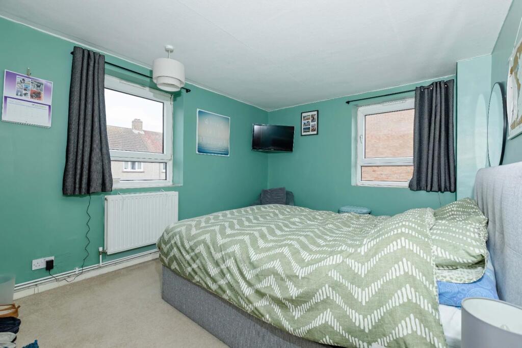 Apartment in Fishersgate, Southwick - More