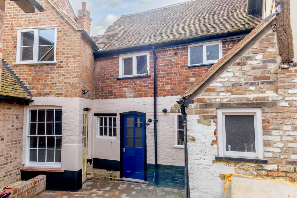 Main image of property: Upper High Street, Thame