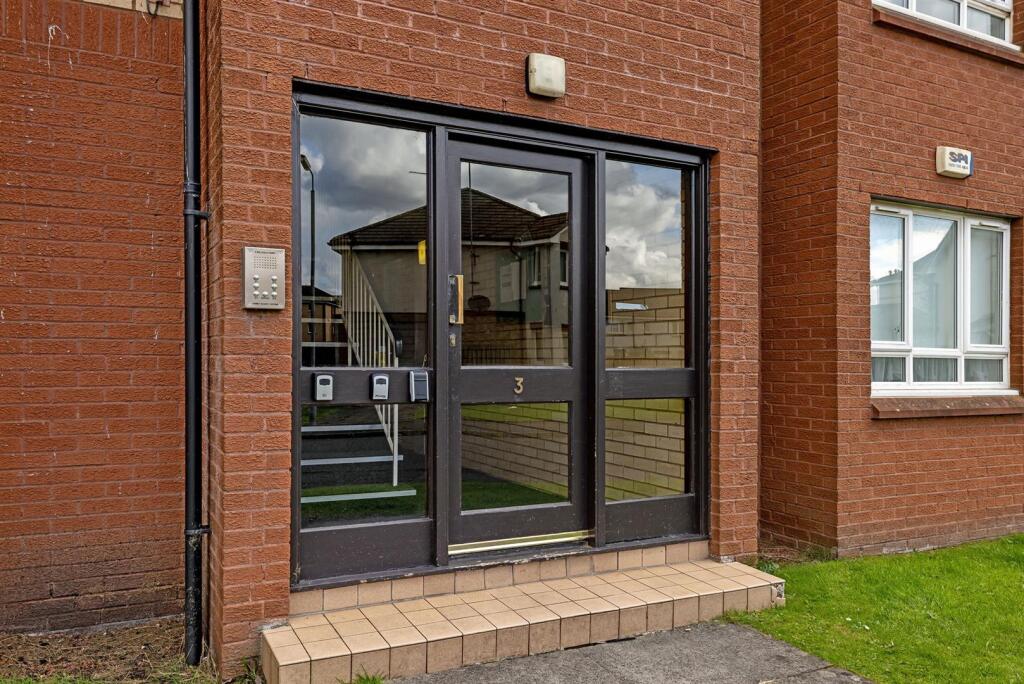 Bulldale Court, Yoker, Glasgow photo 3