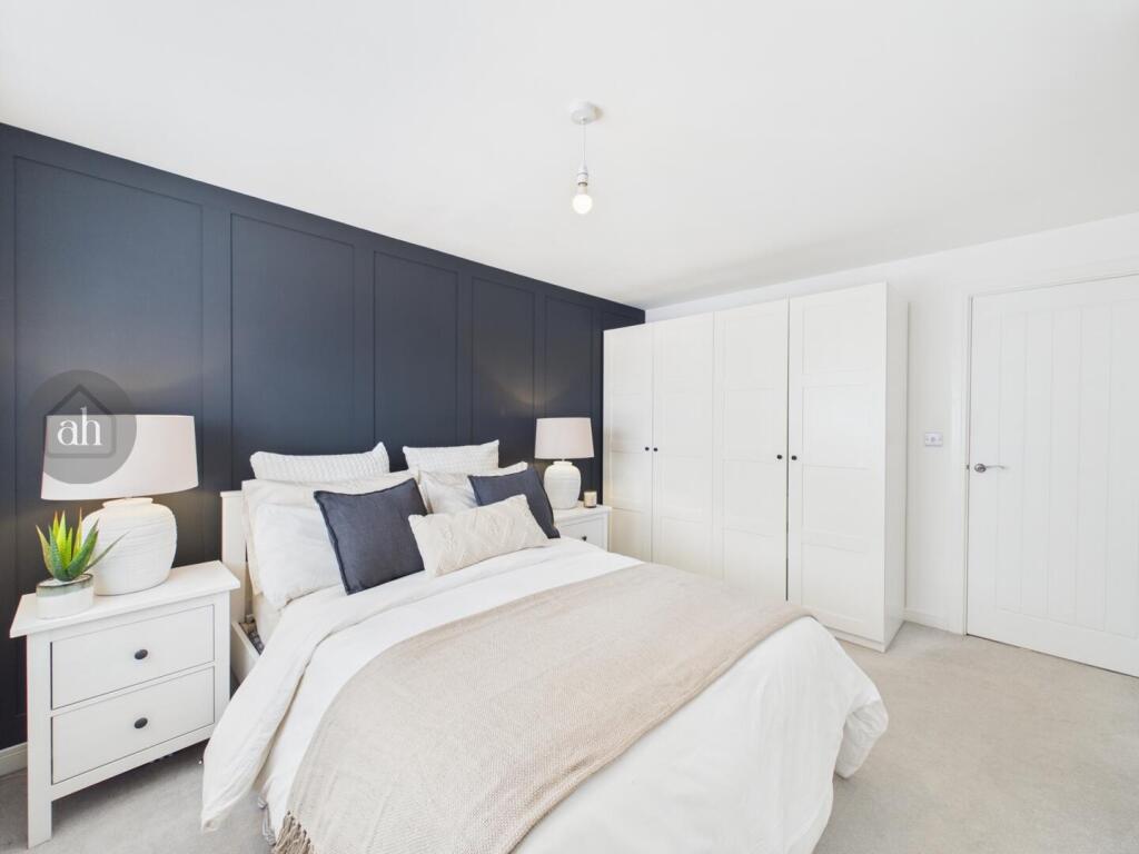 Ledinge Way, Haughley - More