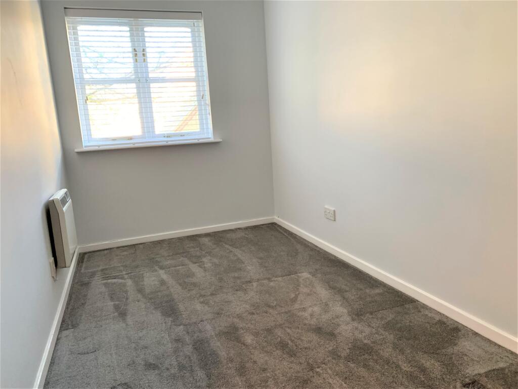 Apartment in Watford - View 3