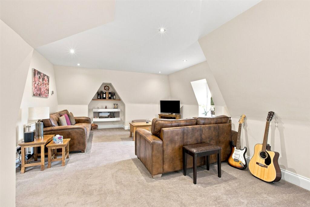 Apartment in Falkirk, Stirling - View 3