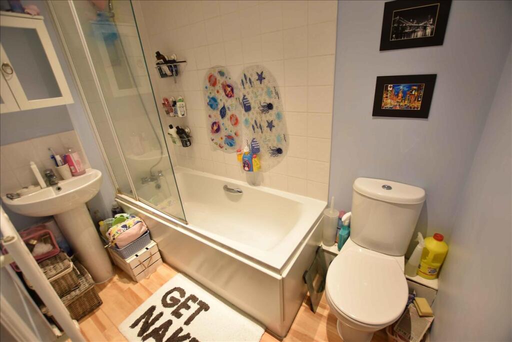 Apartment in Twickenham - More