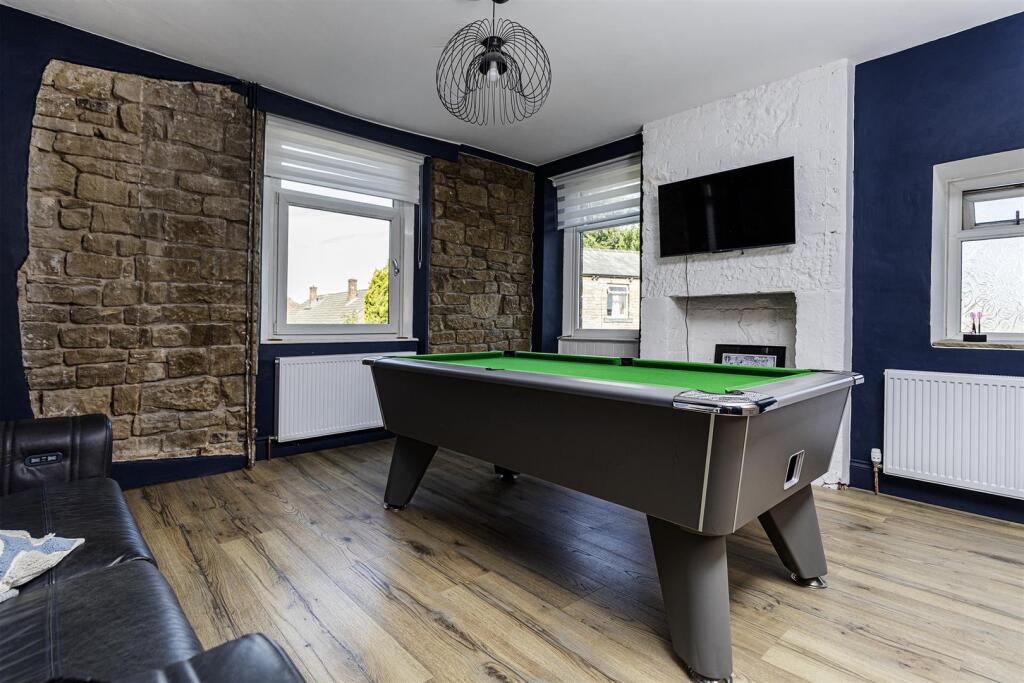 House in Huddersfield - View 3